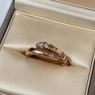 高版本蛇年新款蛇形戒指女轻奢镀18K玫瑰金小众设计高级感食指环