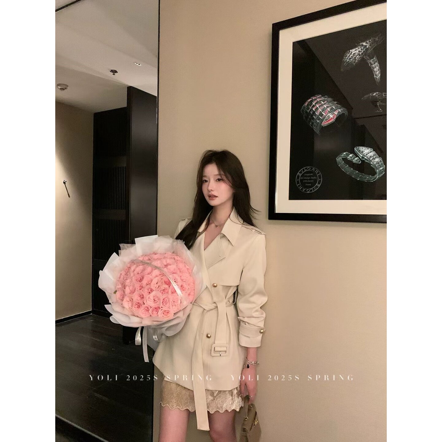 LVKFHOIUKRI 杏白色气质短款风衣外套女春秋系带收腰高级感风衣