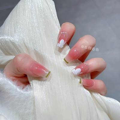 手工穿戴甲2025新款腮红手绘花瓣法式美甲新娘温柔气质显白指甲贴