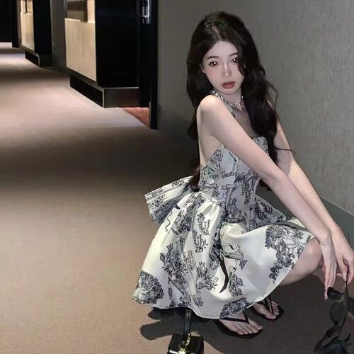 高级感吊带连衣裙女夏202