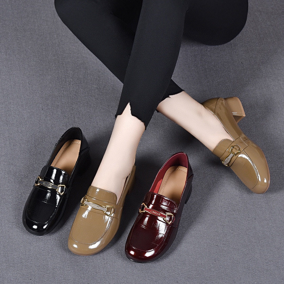 低跟小皮鞋女2023秋季新款圆头金属扣粗跟一脚蹬单鞋牛漆皮乐福鞋,女鞋,浅口单鞋,淘宝优惠券,粉丝福利购,淘宝优惠卷