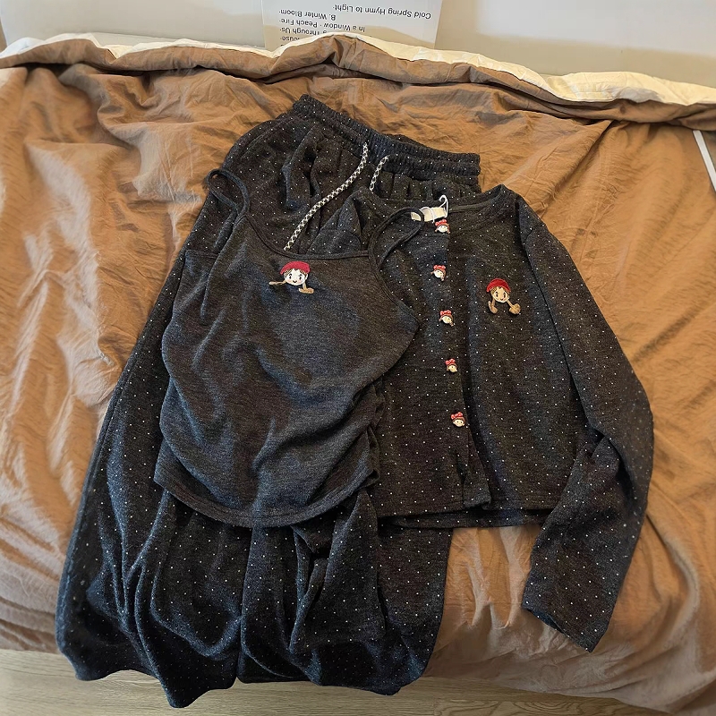 可爱小红帽女孩亲肤德绒睡衣女冬