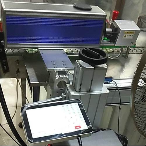 灌装流水线激光喷码机不干胶标签打印玻璃瓶身铝箔盖打印机