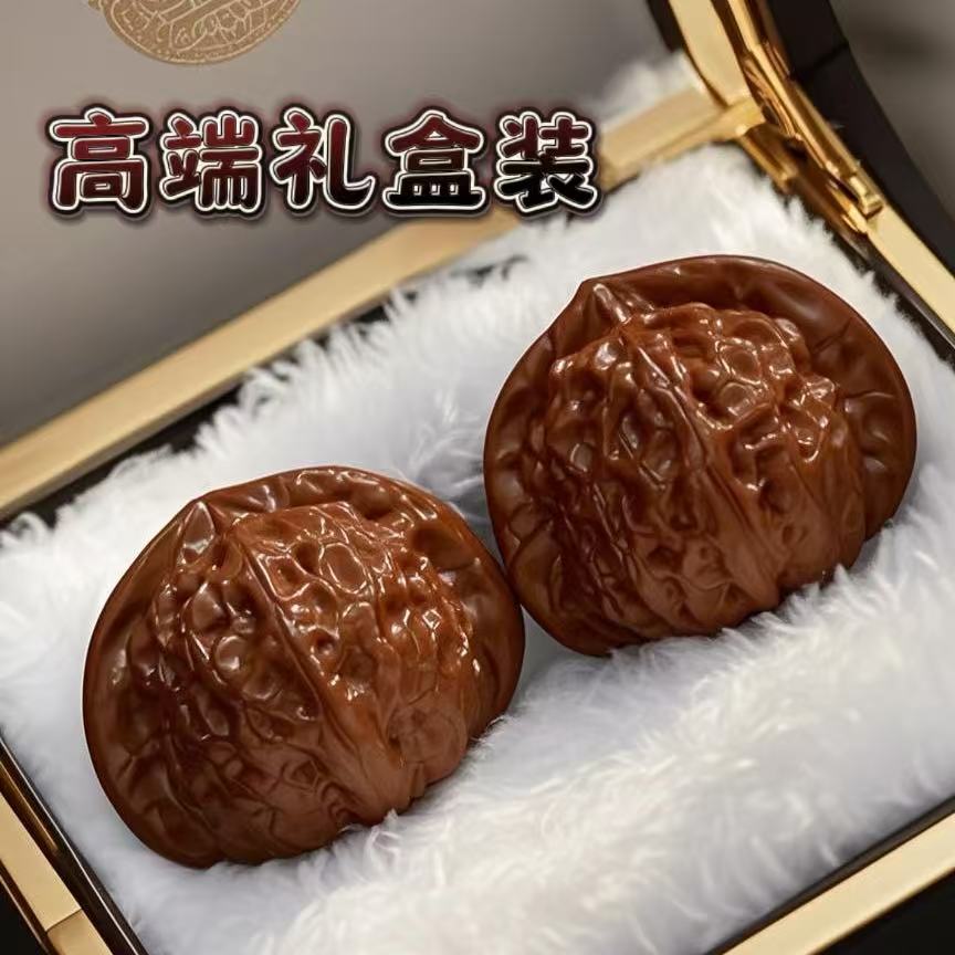 高端文玩核桃蛤蟆头元宝血麒麟三棱狮子头盘玩手把件收藏证书礼盒