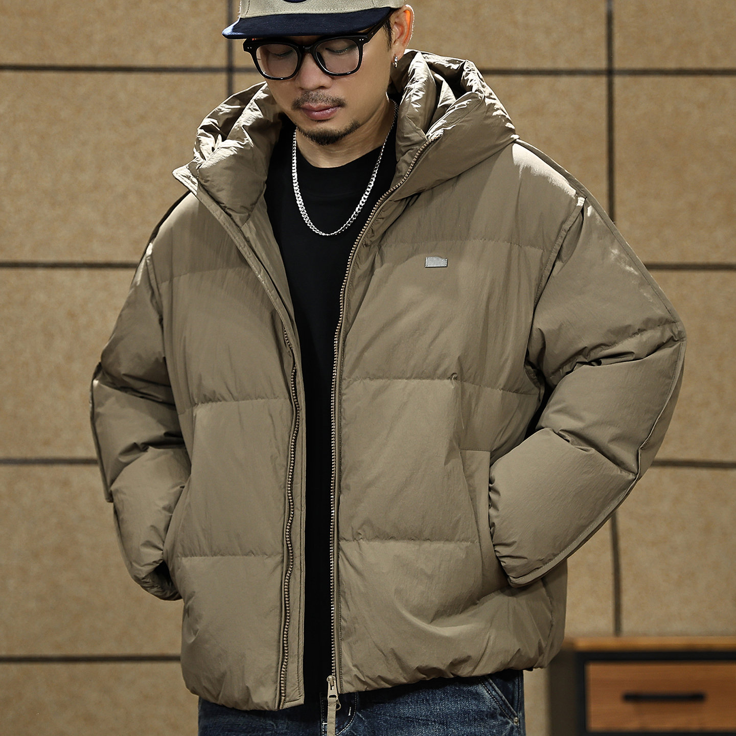 【冬季鸭绒连帽羽绒服男士】