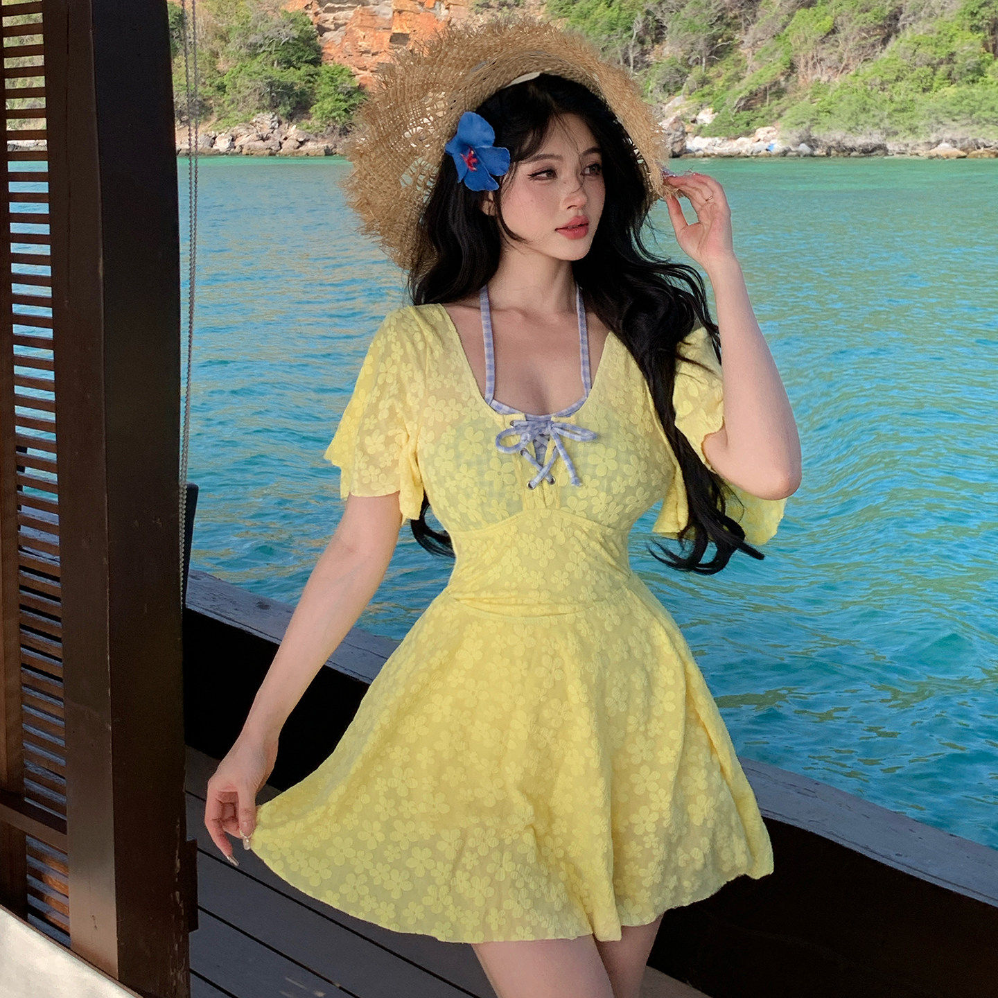 大码连体泳衣女黄色微胖女孩遮肉显瘦胖mm绝美2026新款泡温泉泳装