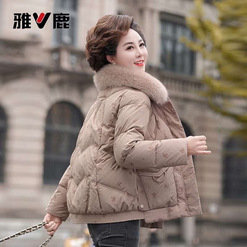 雅鹿妈妈装羽绒服女狐狸毛领2026冬季新款上衣中老年女装保暖外套