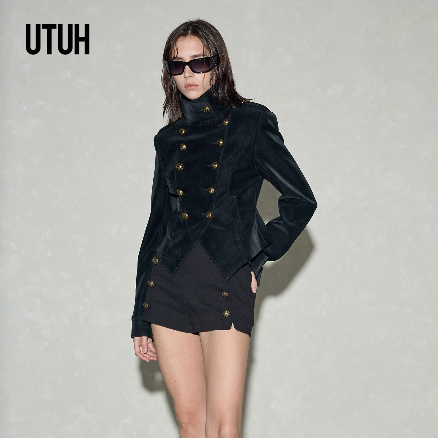 UTUH26春新黑色立领夹克双排扣哑光高级修身显瘦女外套TLWLS1W533