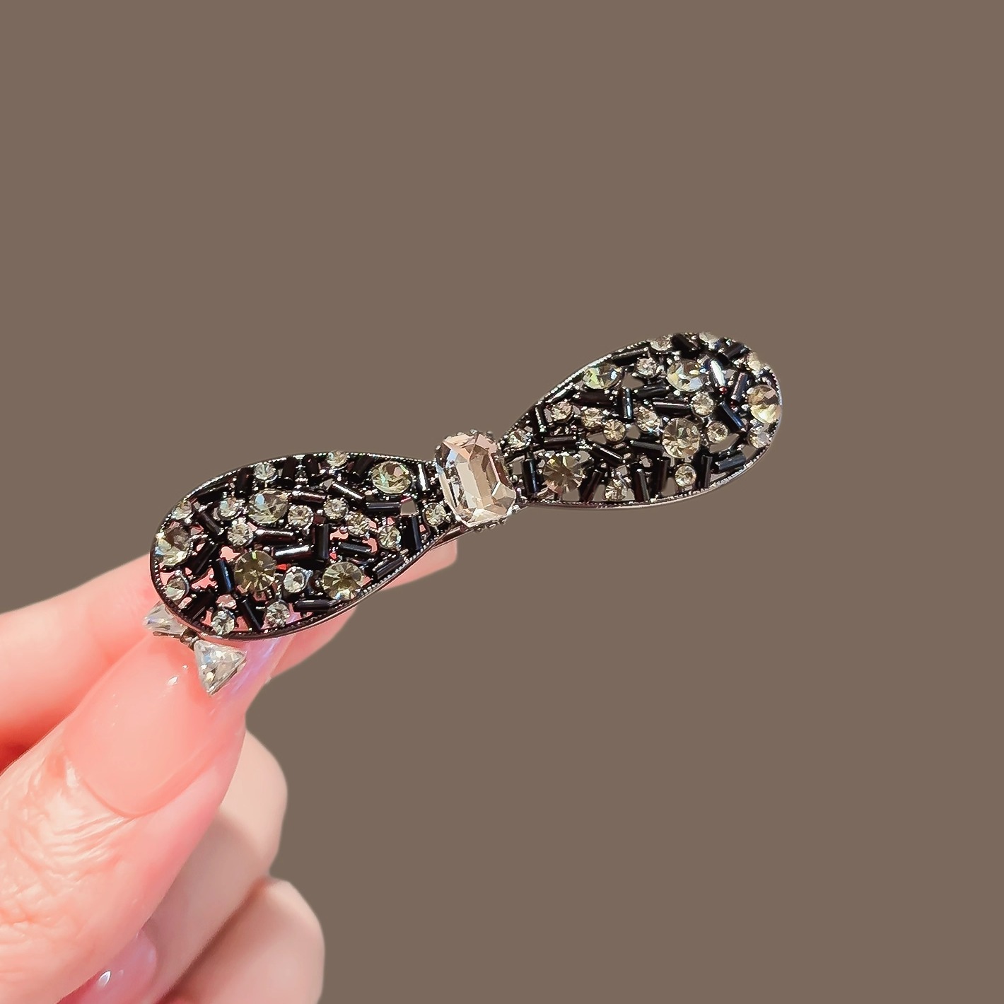 水晶点缀黑色金属发夹女2025新款高级感侧边刘海夹碎发鸭嘴夹