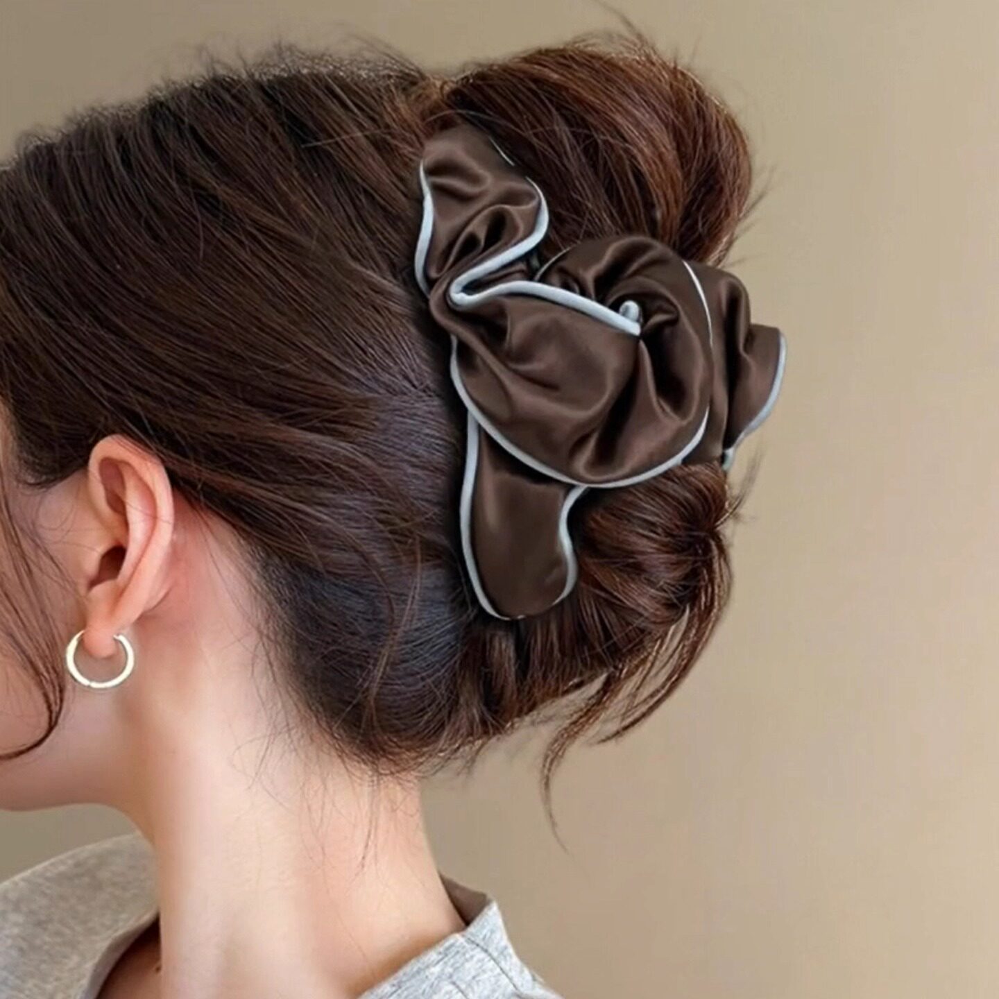 法式复古褶皱包边咖色抓夹可露丽风高级感简约百搭时髦鲨鱼夹头饰,饰品/流行首饰/时尚饰品新,发饰,淘宝优惠券,粉丝福利购,淘宝优惠卷