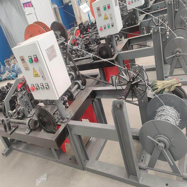 安平豪迪热镀高锌刺铁丝机镀锌防爬刺机生产效率高操作方便,五金/工具,其他机械五金,淘宝优惠券,粉丝福利购,淘宝优惠卷