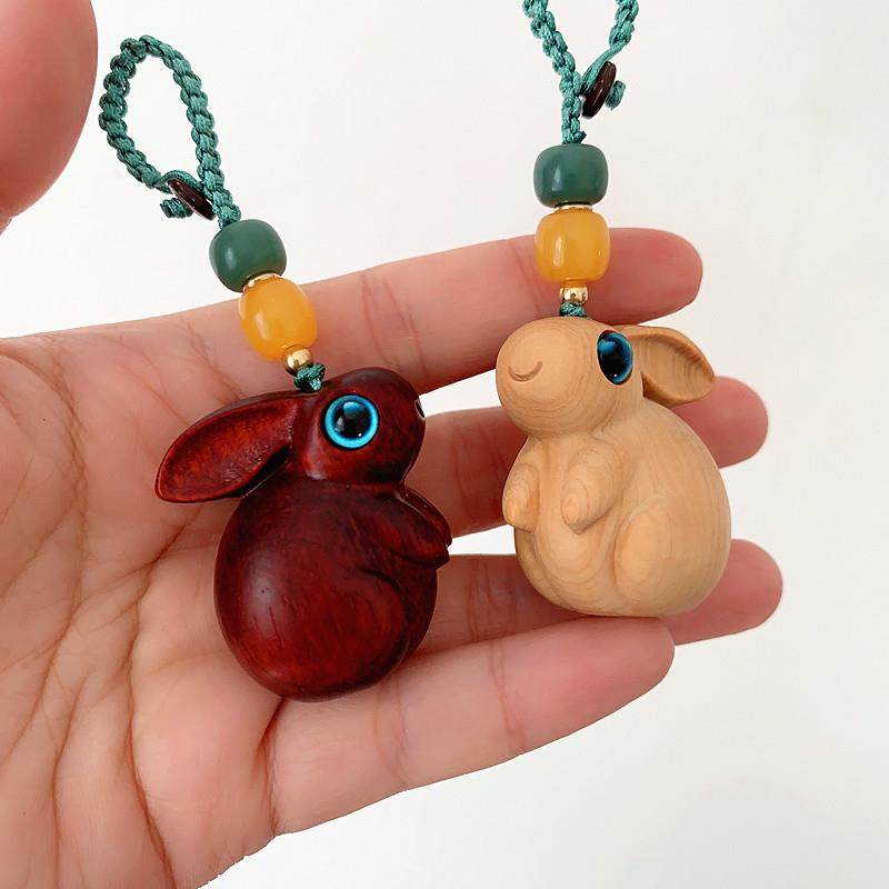 绿檀木兔子钥匙扣紫檀生肖呆萌吊坠配饰手机链包包链眼睛兔直播