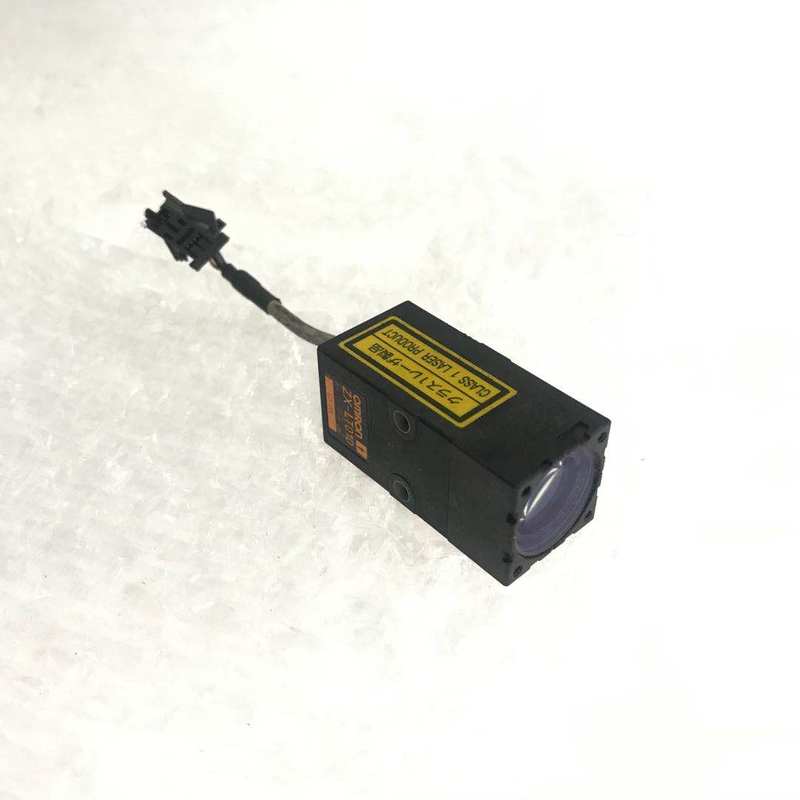 极速议价OMROmN激光位移感测器 ZX-LT010现货