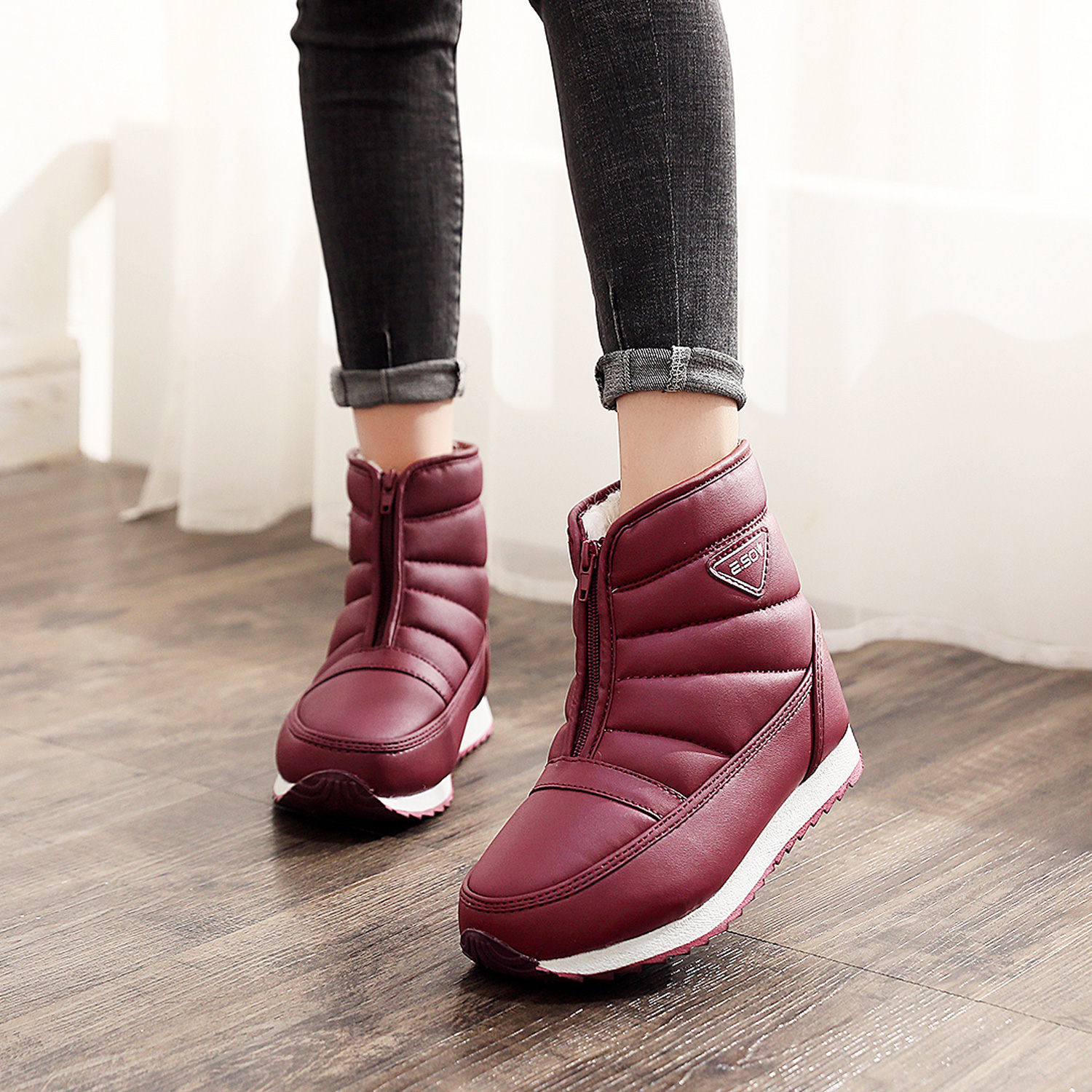 冬季保暖加绒轻便妈妈鞋雪地靴