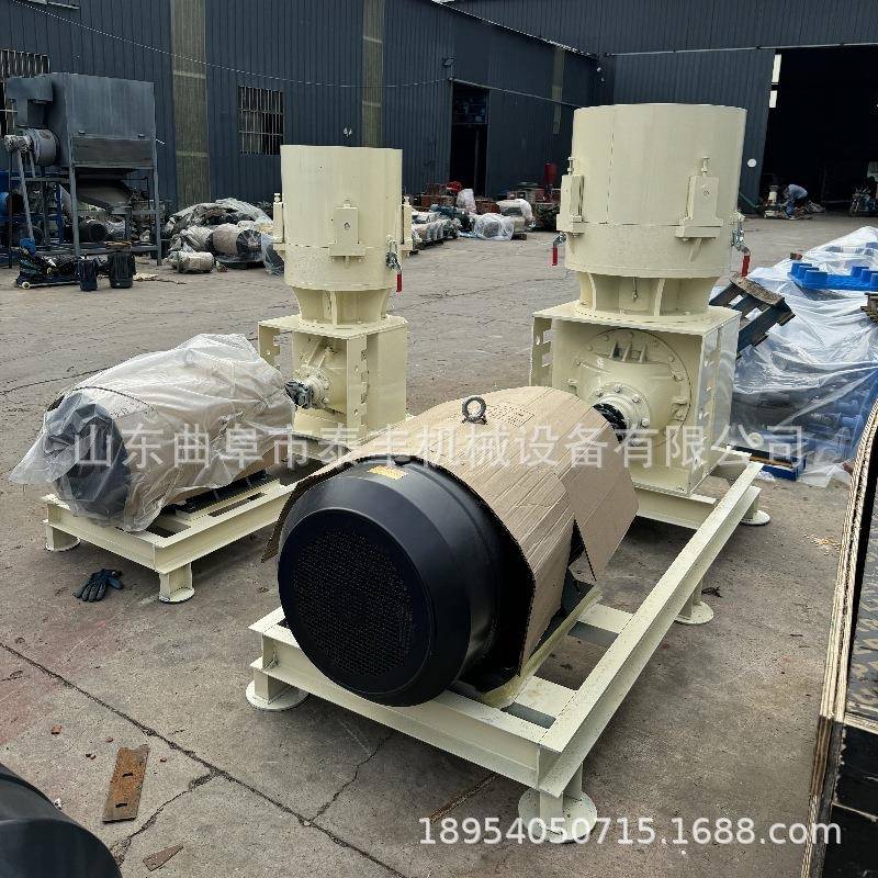 养殖猪鸡牛羊饲料颗粒机玉米粒麸皮草粉压粒机杂粮草料制粒机