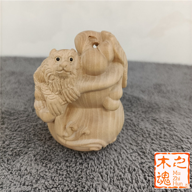 小叶黄杨木雕复古灵猴葫芦摆件