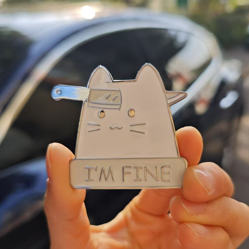 小刀猫咪汽车贴纸日系可爱立体金属车贴个性汽车侧标装饰尾标改装