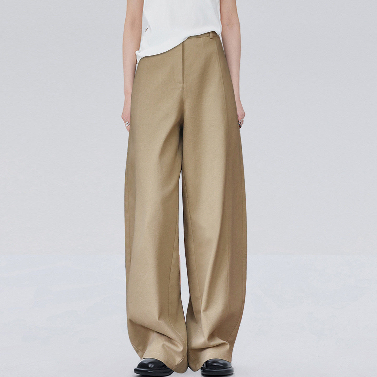 画墨（服饰）春夏极简廓形中高腰阔腿裤女卡其色显瘦直筒弯刀裤子