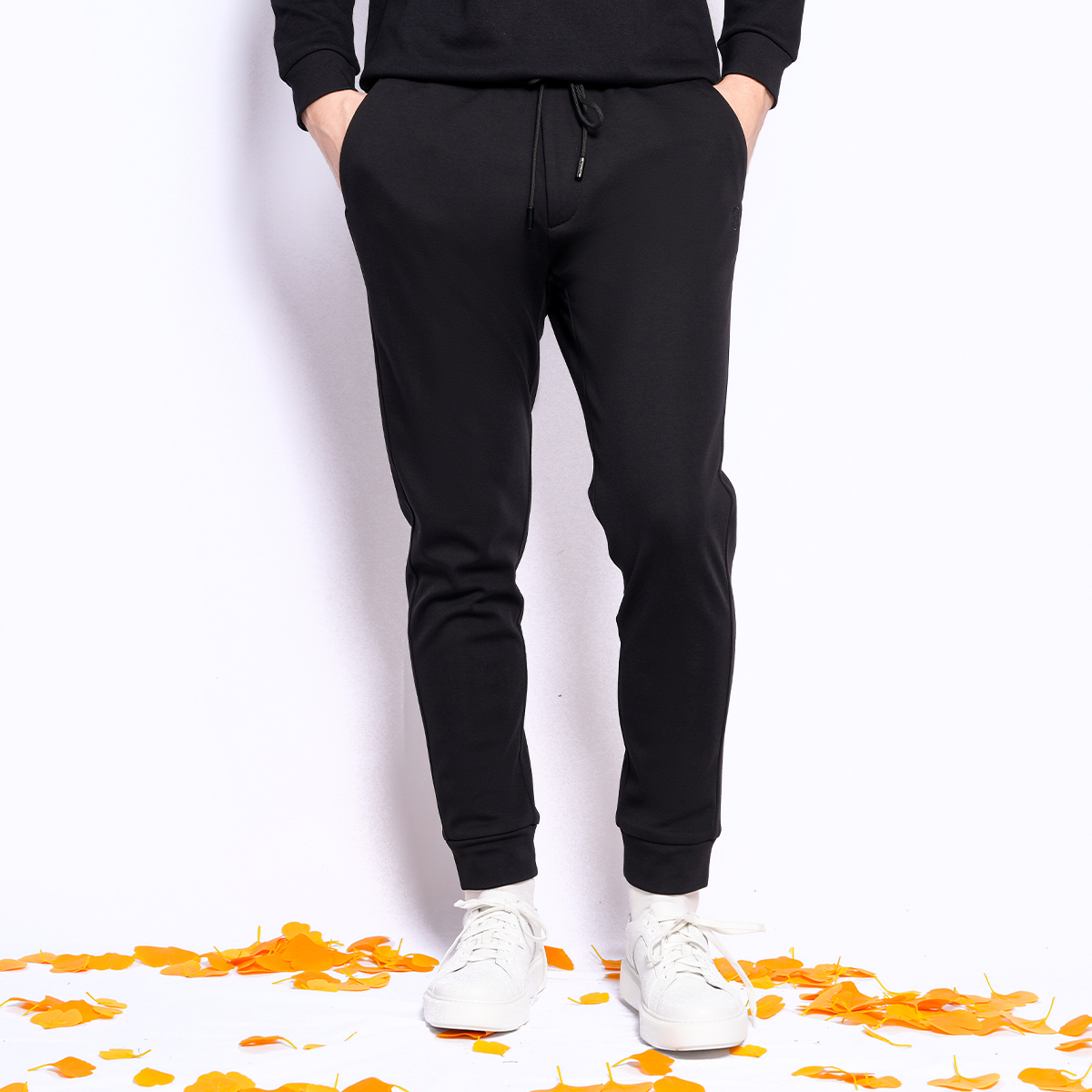 宾度独家刺绣LOGO徽章九分束脚裤