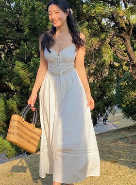 ooh itch痒痒 法式白色镂空连衣裙收腰气质度假风吊带裙长裙