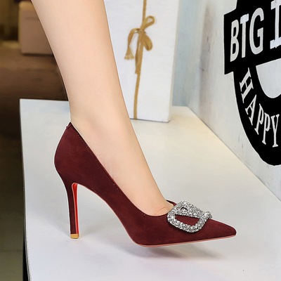 8353-K202尖头细跟高跟鞋女御姐性感百搭浅口绒面水钻V扣气质单鞋