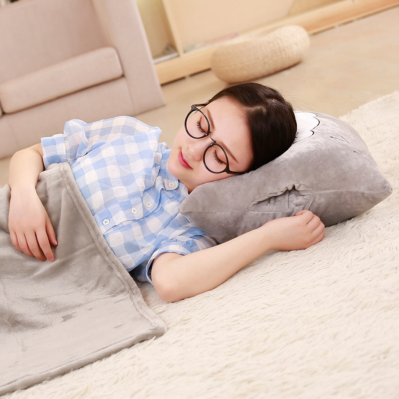 抱枕被子两用办公室午睡枕头折叠珊瑚绒毯子汽车靠枕垫空调三合一