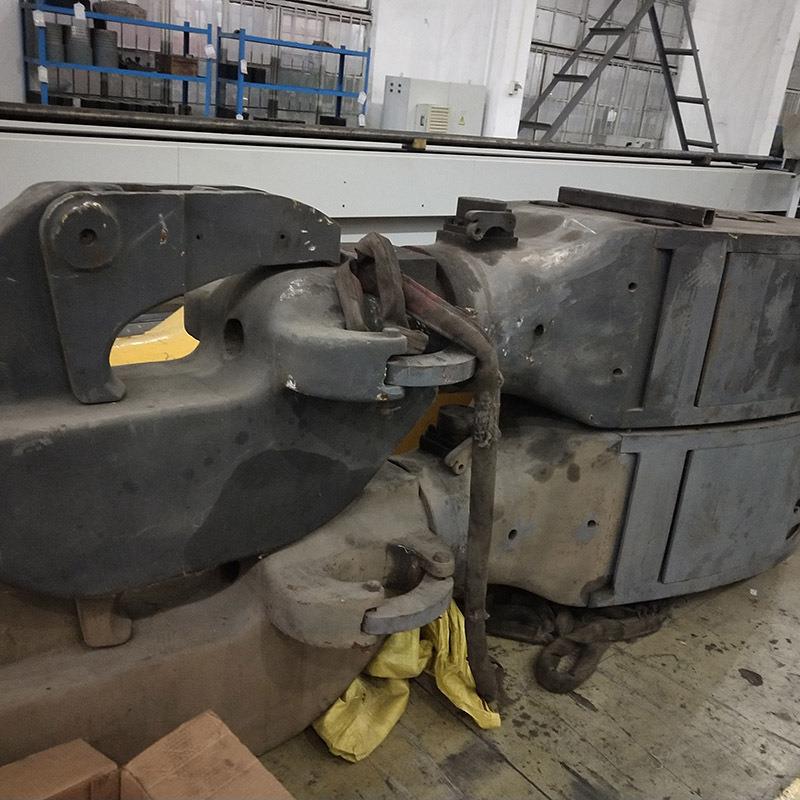 河南南阳钻采机械设备厂家直销高品质油车大钩矿工施工设备