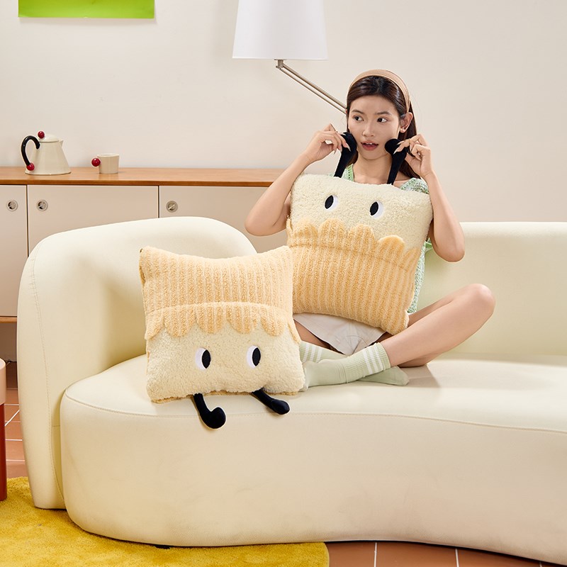 冬季加厚保暖双面绒可爱抱枕被子两用车载沙发枕头午睡二合一折叠