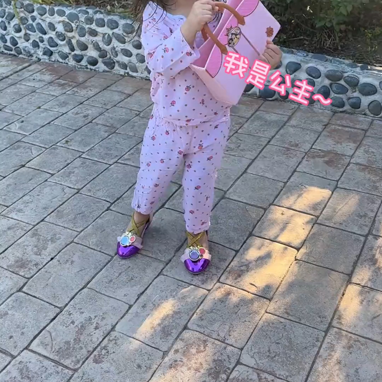 公主鞋新款夏季透气交叉绑带可爱精美包头凉鞋舞台表演儿童鞋子