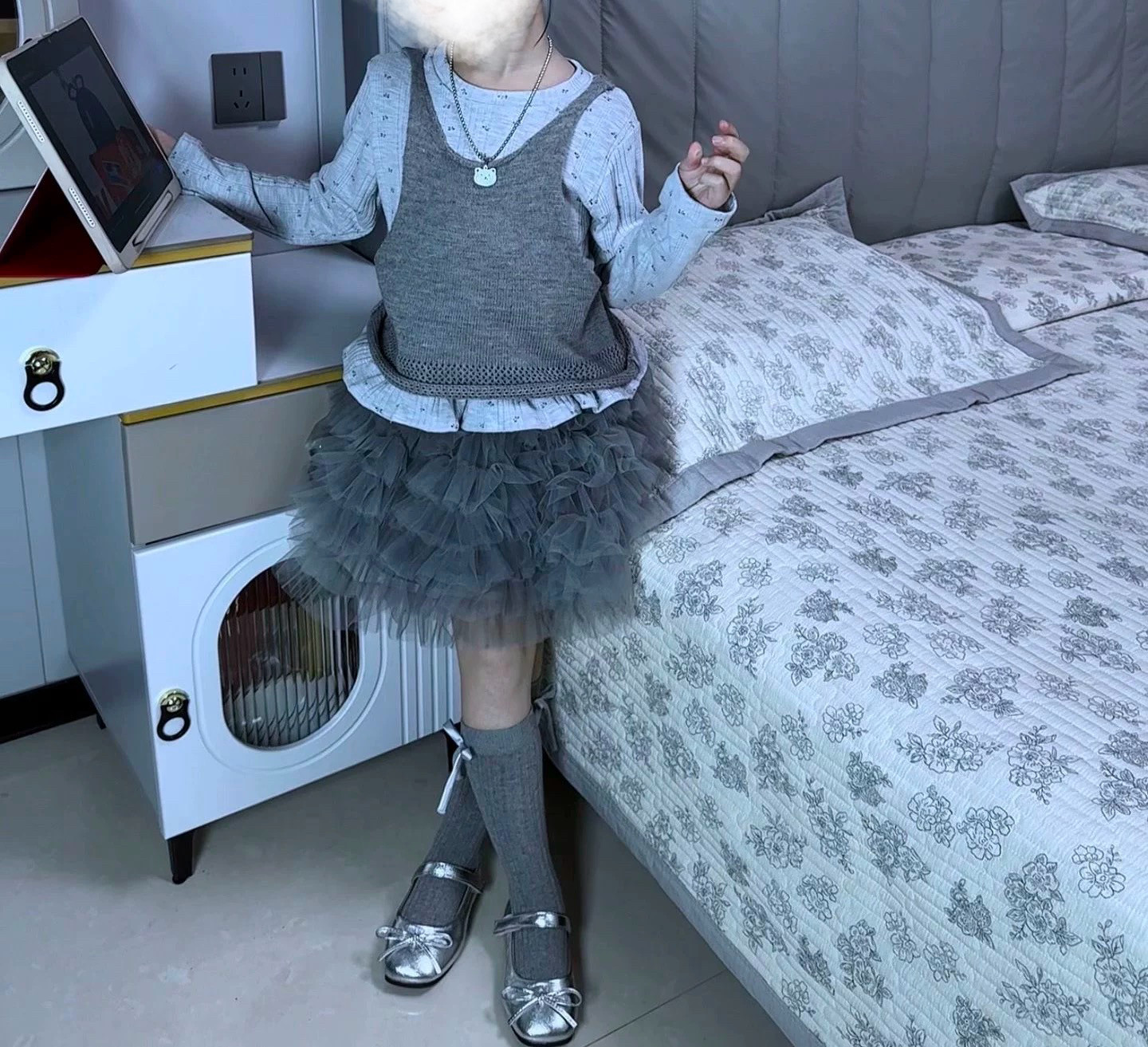 春季三件套2026女童洋气甜美背心长袖T恤仙女蛋糕纱裙裙子套装