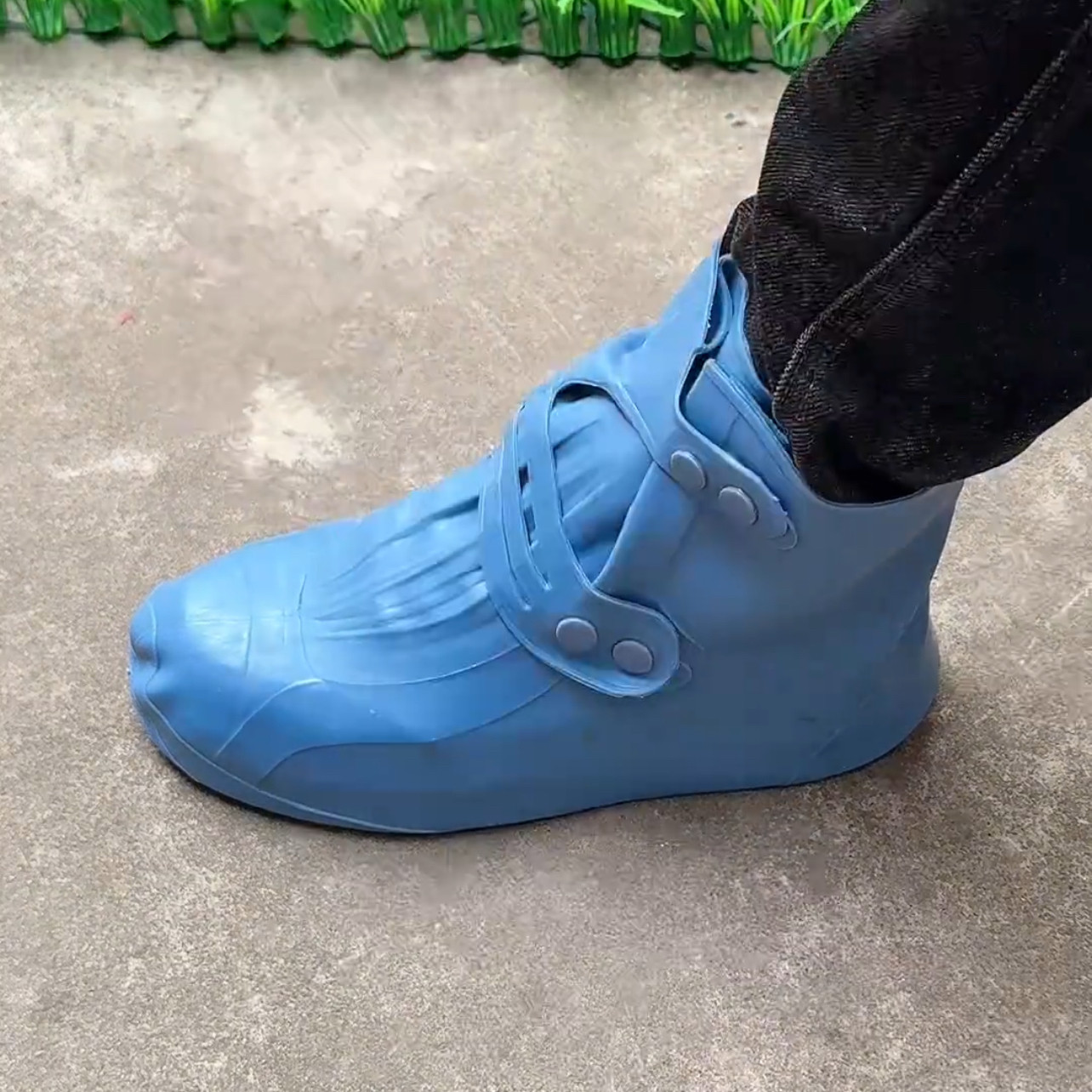 蓝色新款双层防水外穿雨鞋套2026雨天新款防雨防滑雨靴加厚耐磨