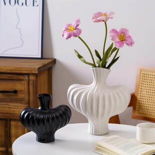 侘寂风轻奢高级感陶瓷花瓶耸肩美人花器水培鲜花玫瑰客厅桌面摆件