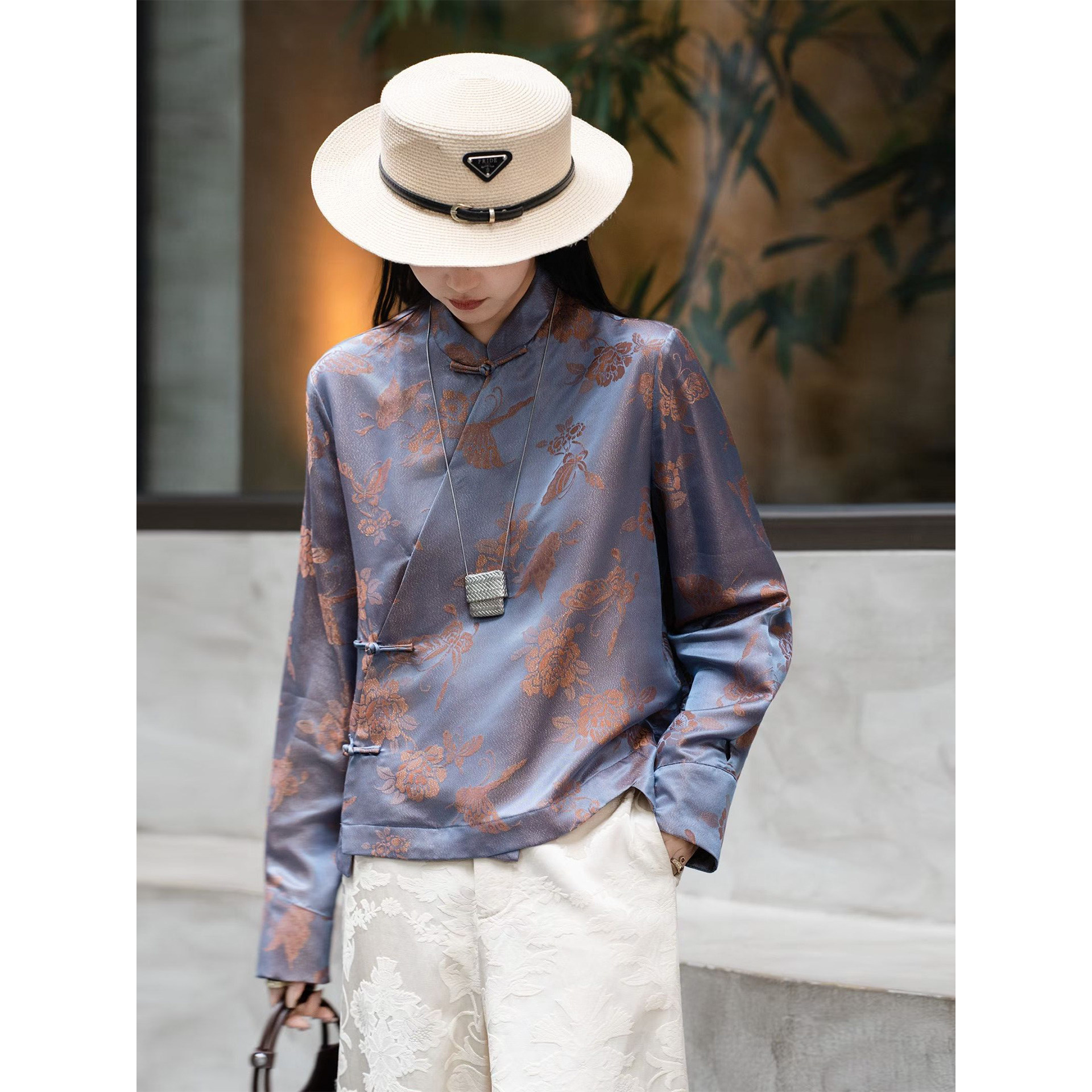 兰瑟儿2026春季新款气质新中式国风斜襟盘扣织金印花真丝衬衫上衣