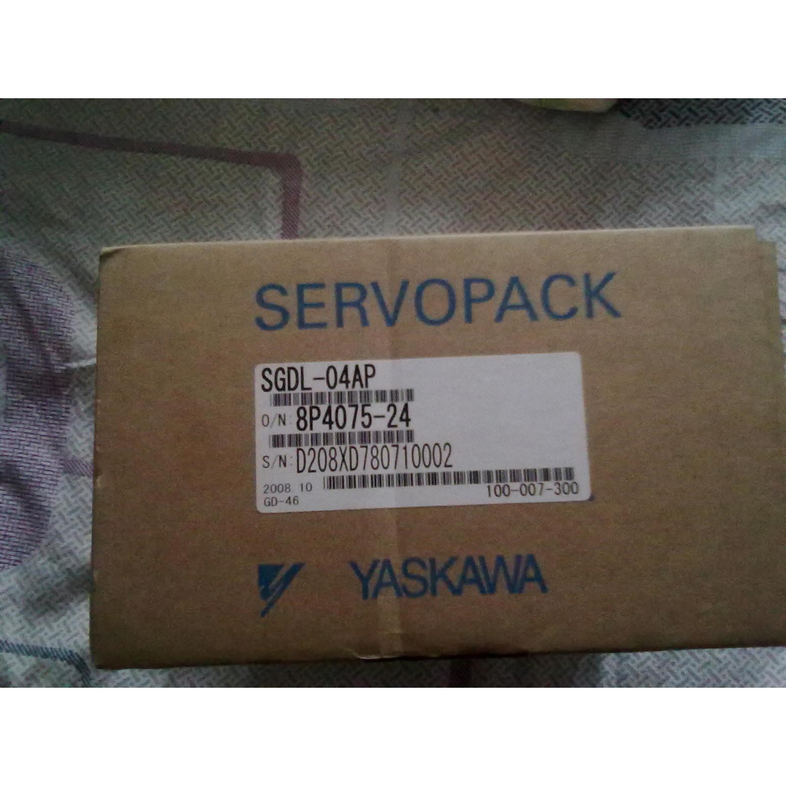 全新原装安川伺服SGMAH-04AAA4C 欢迎询价 质保一年包邮