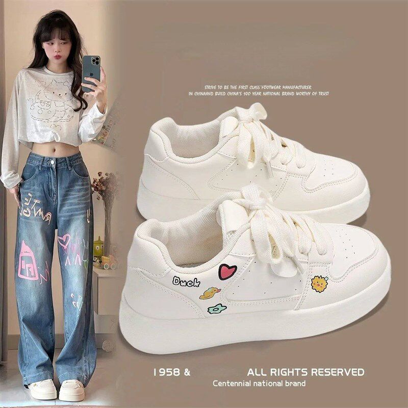 新品厚底小d白鞋女款2026新款秋季卡通小众设计感鞋子休闲百搭板