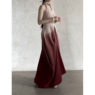 新中式朱砂渐变染色蝴蝶褶皱削肩花瓶形改良旗袍