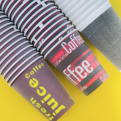 一次性加厚植绒咖啡纸杯子发泡杯400/500ml防烫奶茶带盖热饮商用