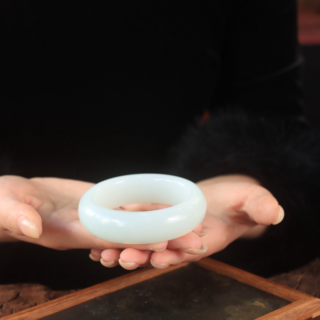 新疆和田玉平安镯羊脂白玉镯籽料正圈宽版轮胎镯女款天然玉石大气