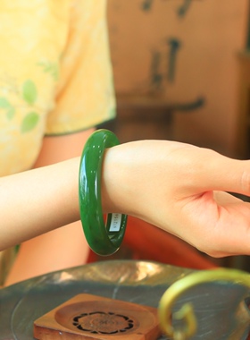 和田玉老坑菠菜绿碧玉玉镯平安镯