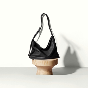 香港裘&&真植鞣牛皮自在hobo包休闲百搭单肩斜挎大容量通勤包包女