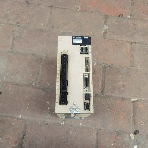 可维修安川SGDV-7R6A11A002000伺服驱动器，220V议价