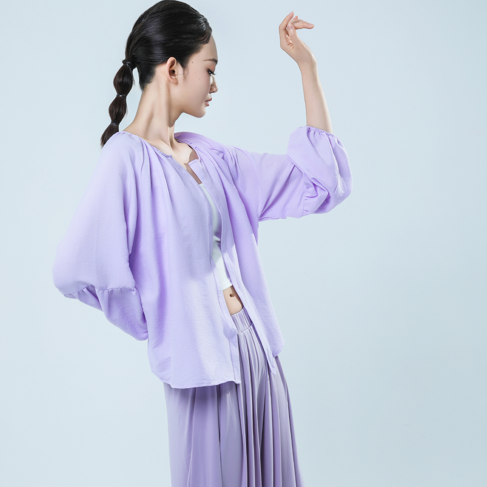 青蝶舞古典舞长袖练功服舞蹈服圆领现代舞宽松外穿新款设计感上衣