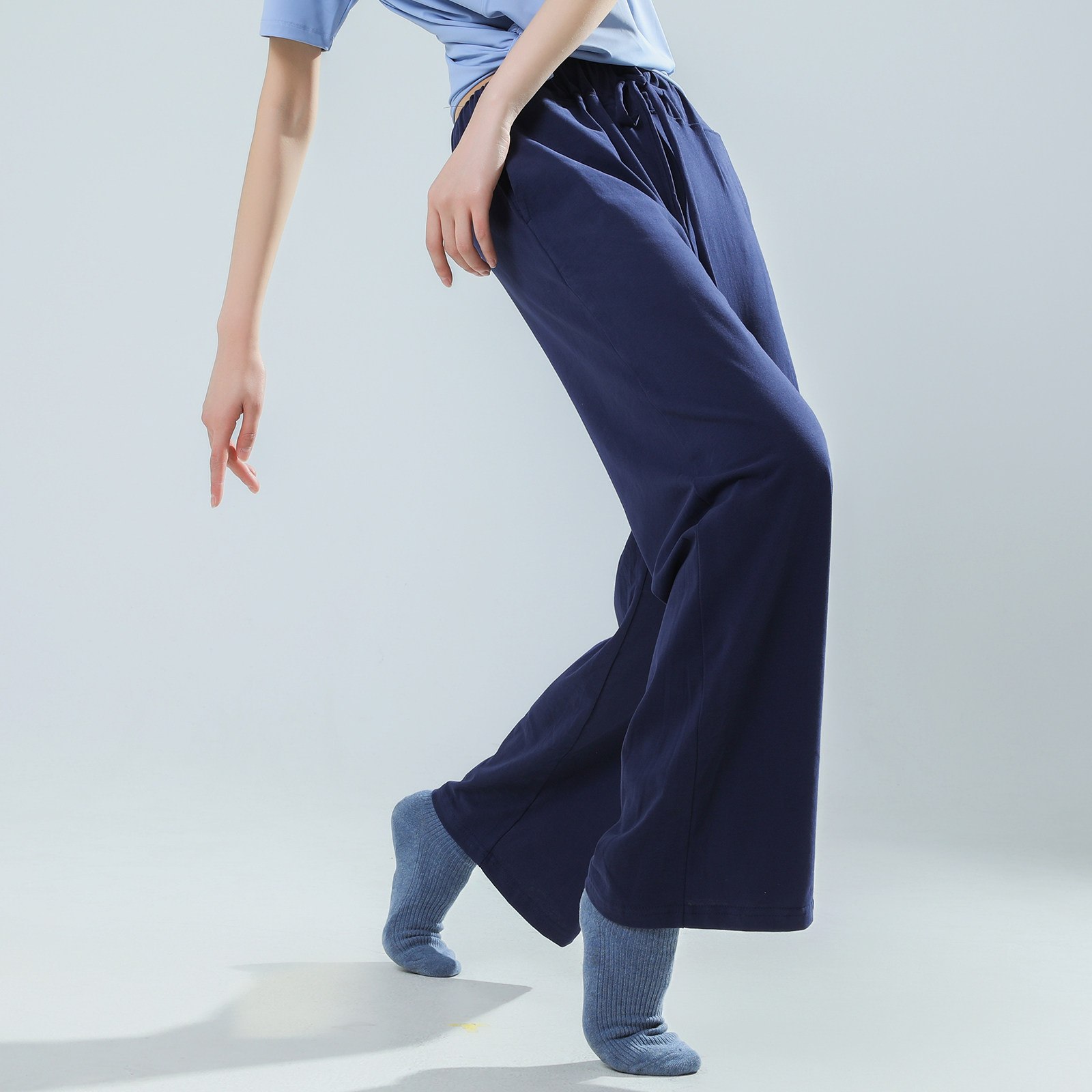 青蝶舞新款现代舞舞蹈裤练功服宽松舞裤男女同款长裤直筒阔腿裤图片