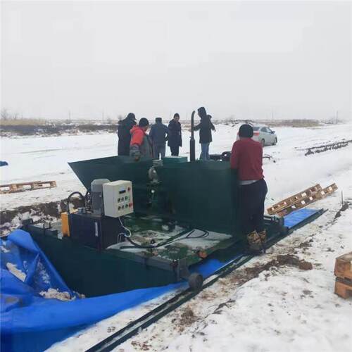 渠道成型机 自走式排水沟衬砌机 水利灌溉渠道成型机自走式