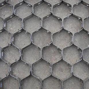 衬胶衬塑双金属陶瓷耐内衬磨复合钢管衬四氟管道龟甲网耐磨管道