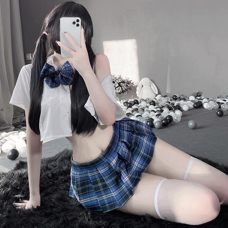 布落时间她穿上可爱制服情趣内衣俏皮又性感像藏着秘密的校园精灵