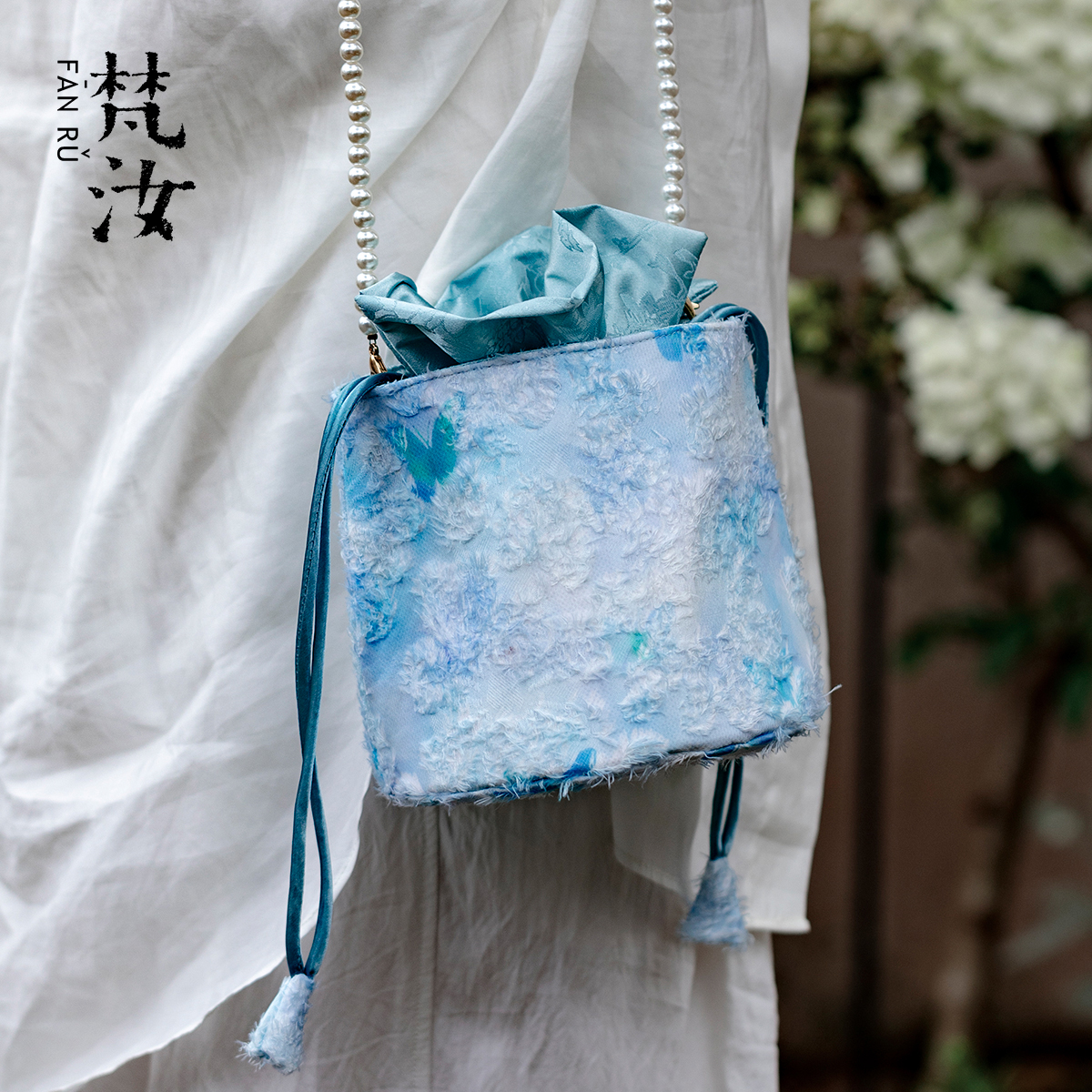 梵汝珍珠链文艺印花水桶包女士包包个性扎染斜跨小包单肩包文艺女