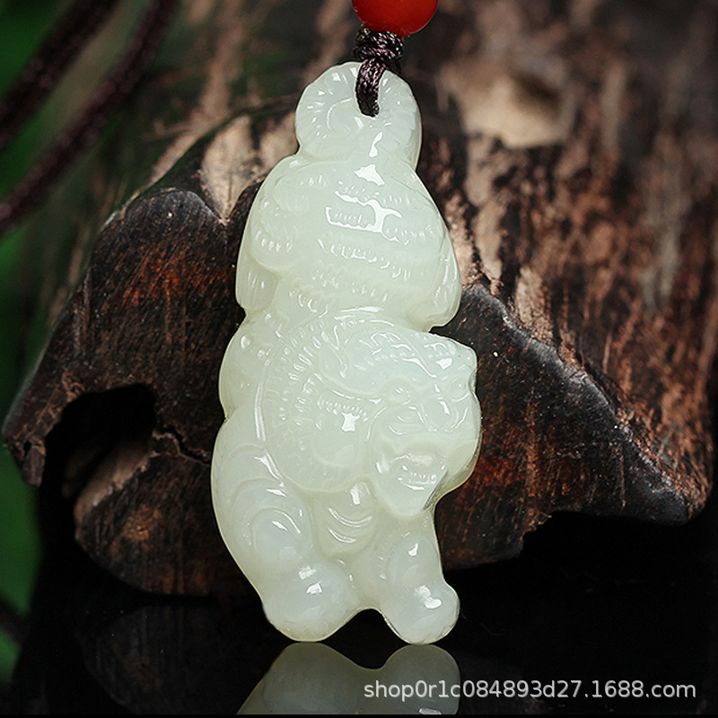 和田玉青白玉下山虎吊坠