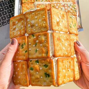 会拉丝!手撕牛扎饼干香葱味夹心台湾特产办公室网红高端吃