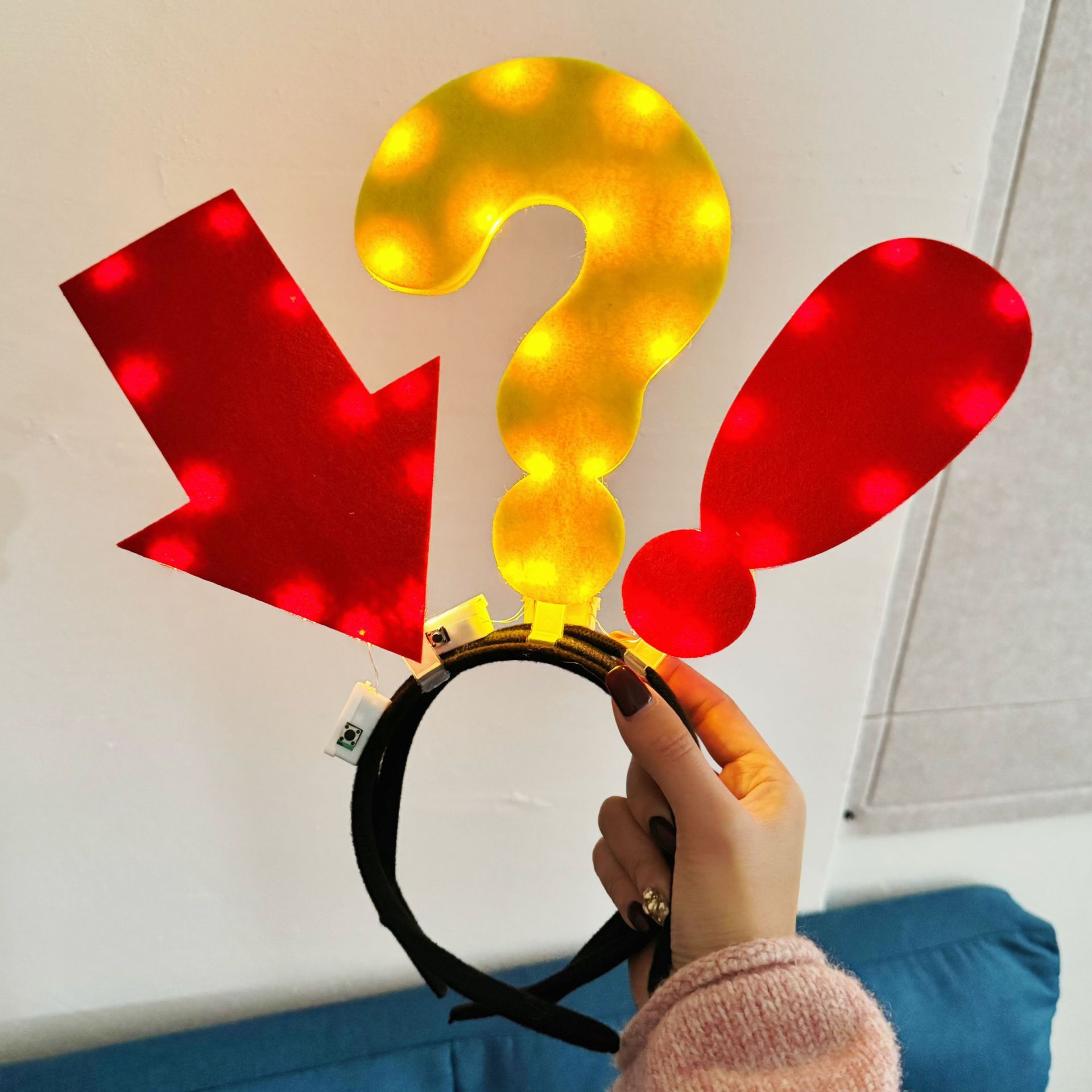 新年派对LED发光箭头发箍图片